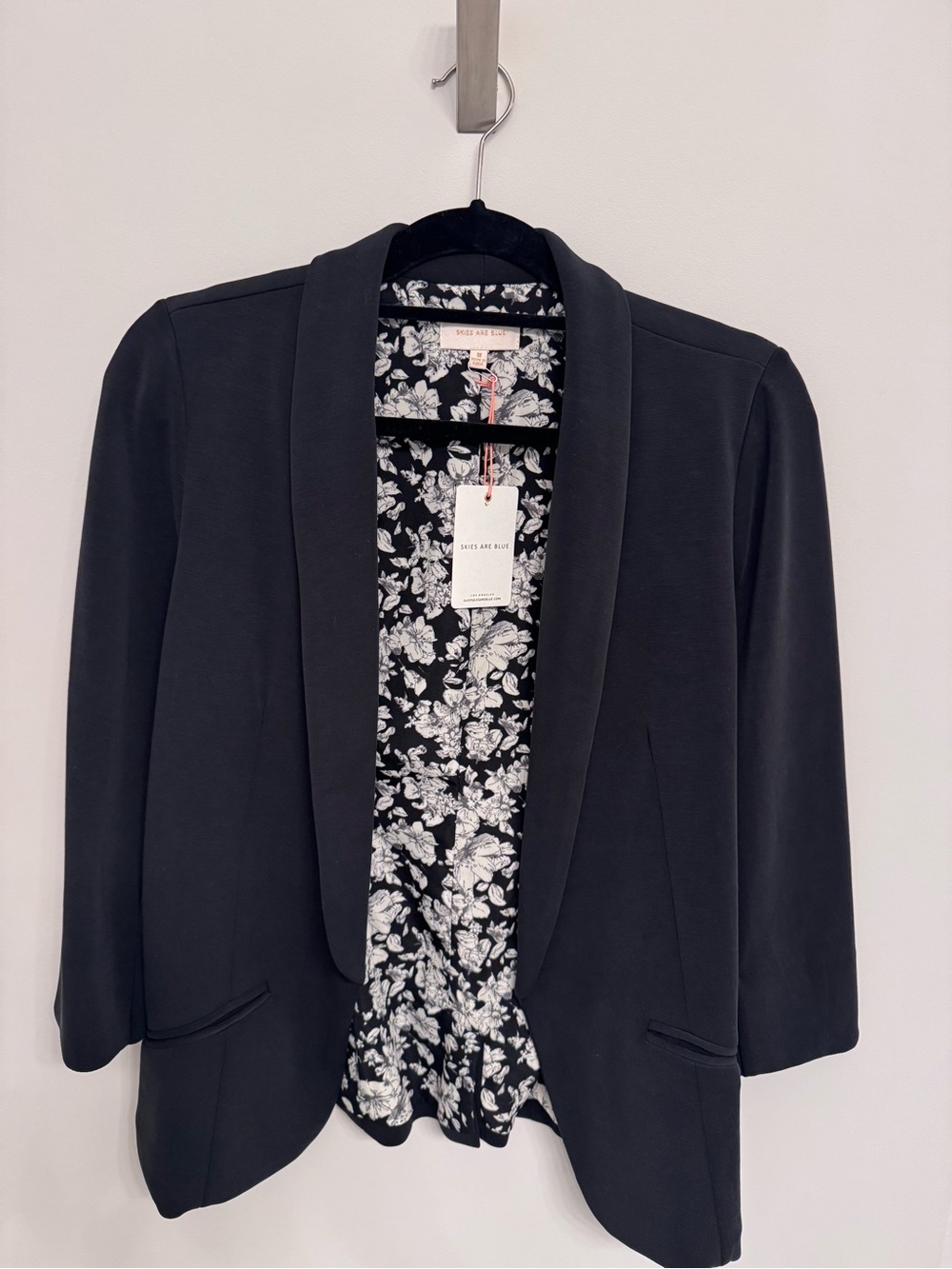 NWT Black Open-Front Blazer with Floral Lining - Women
